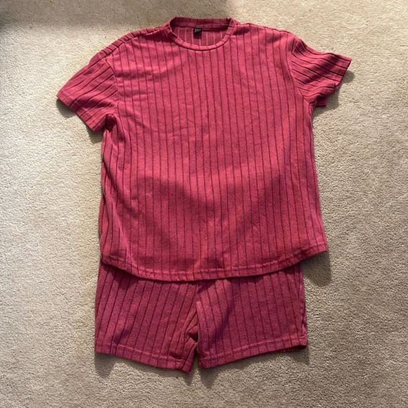 SHEIN Pants - 🤩5/$20 Soft Red T-shirt and Short Set
